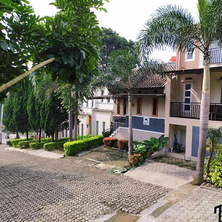 Villa Beverly Lembang Buitenkant foto