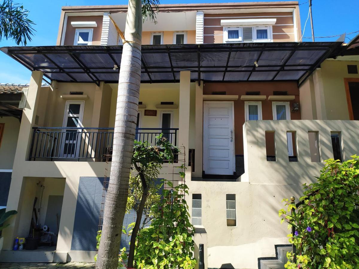 Villa Beverly Lembang Buitenkant foto
