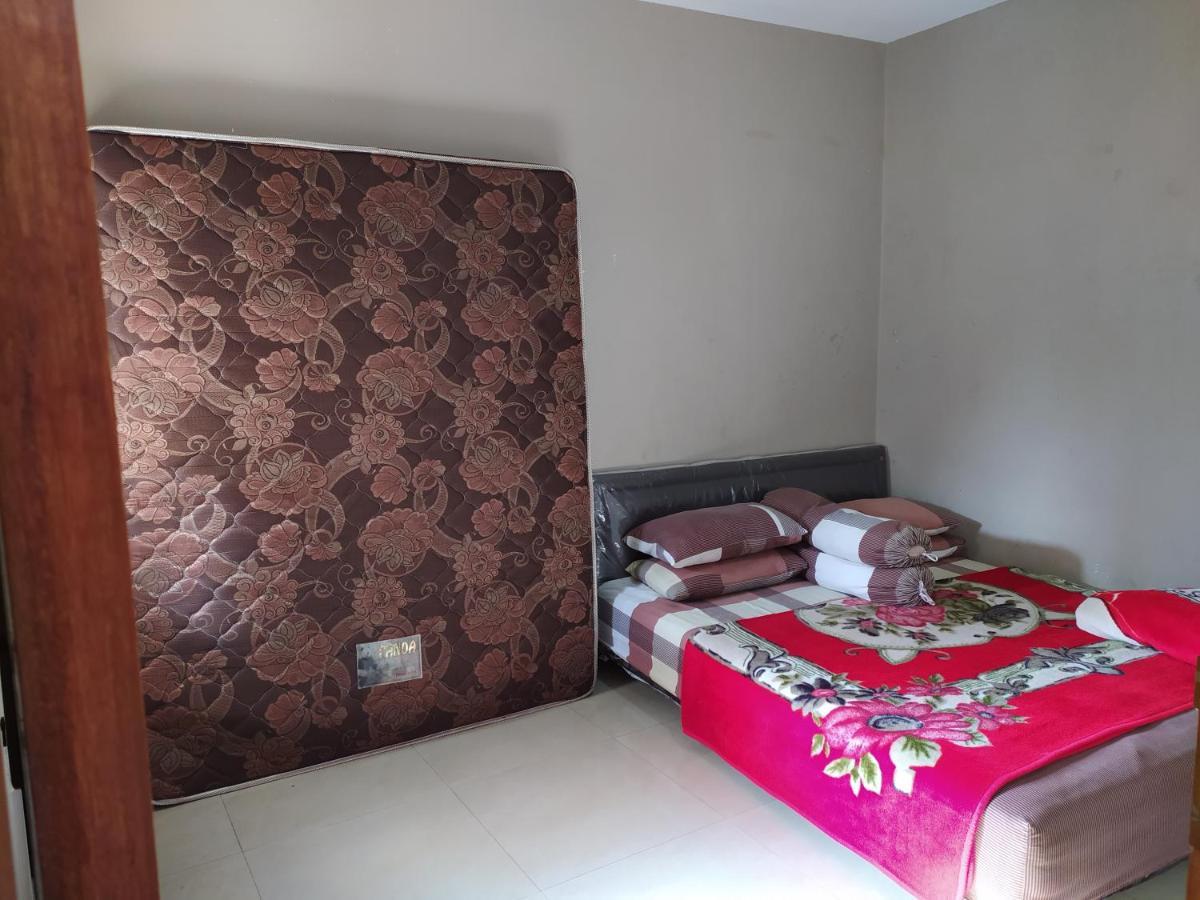 Villa Beverly Lembang Buitenkant foto
