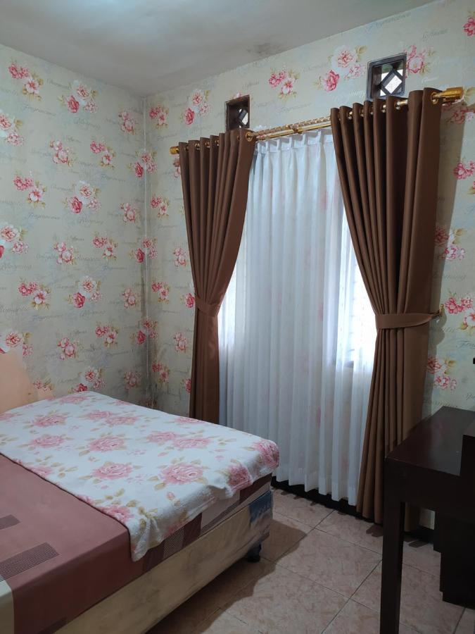 Villa Beverly Lembang Buitenkant foto
