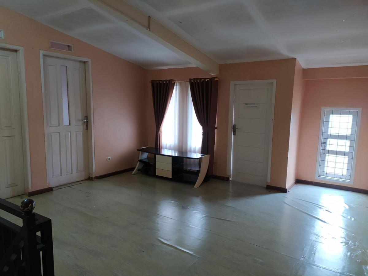 Villa Beverly Lembang Buitenkant foto