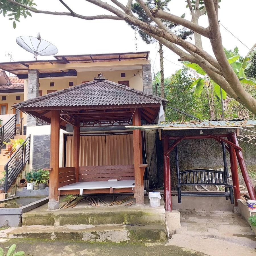 Villa Beverly Lembang Buitenkant foto