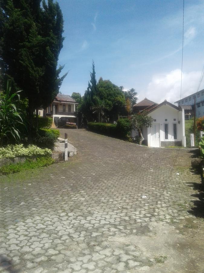 Villa Beverly Lembang Buitenkant foto