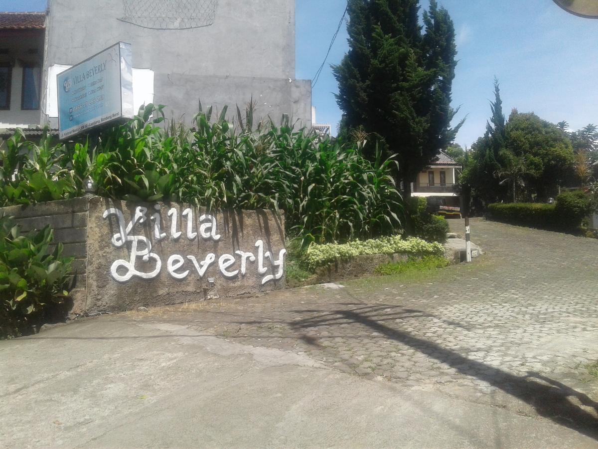 Villa Beverly Lembang Buitenkant foto